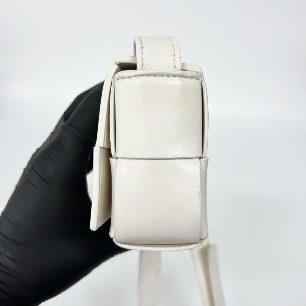 Bottega Veneta Candy Mini White Cassette Bag White Leather Good - Model View