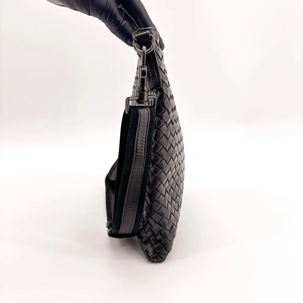 Bottega Veneta Intrecciato Messenger Bag Black Black Leather Good - Inside View