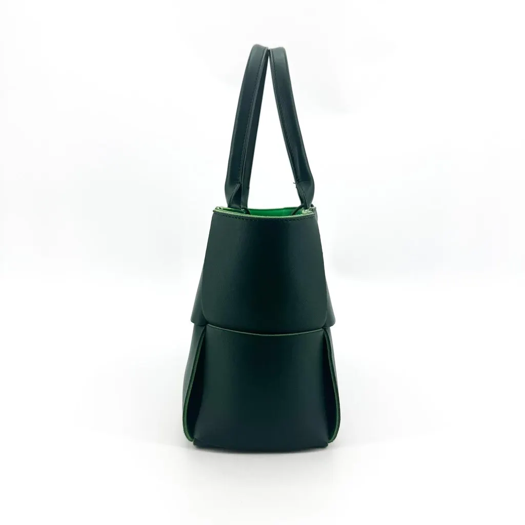 Bottega Veneta Small Arco Tote Bag Dark Green Green Leather Fair - Model View