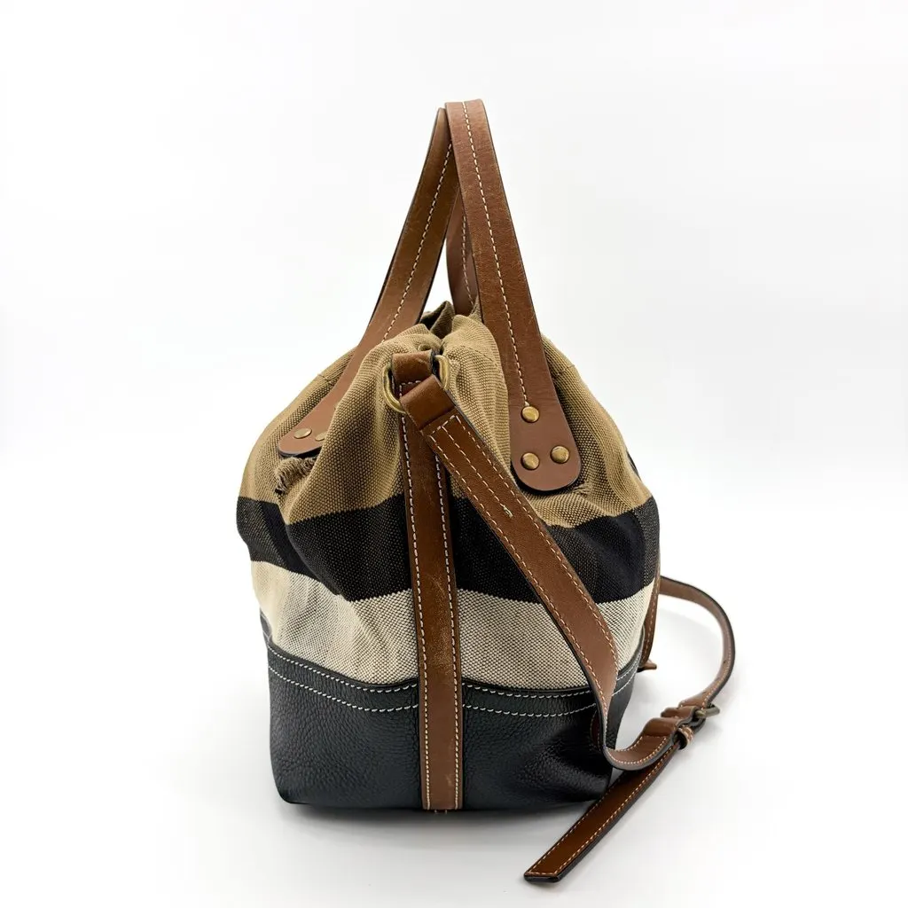 Burberry Medium Ashby Canvas Check Bucket Bag Black Brown Beige Jute Fair - Model View