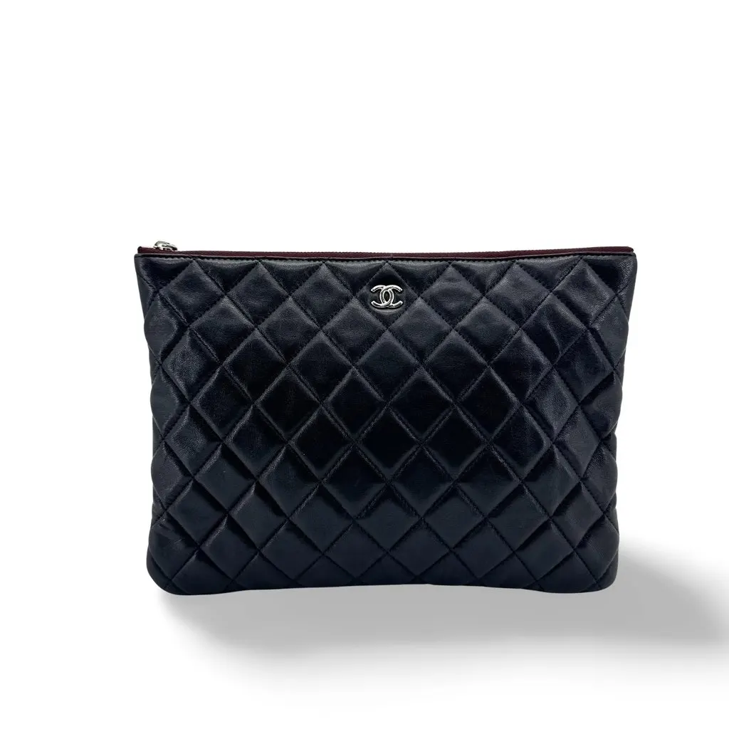 Chanel Classic O-Case Clutch Bag Large Black Silver Hardware Black Leather Very good - Front View