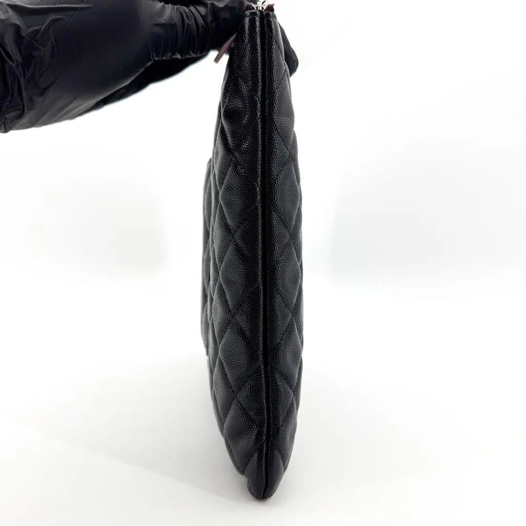 Chanel Classic Caviar O-Case Large Clutch Black Silver Hardware Black Leather Very good - Model View