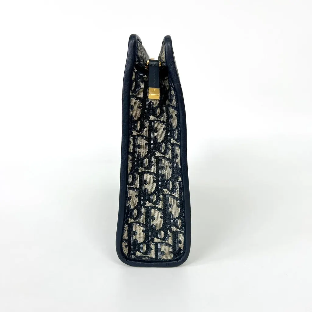 Dior Oblique 30 Montaigne Case Navy Blue Jacquard Good - Model View