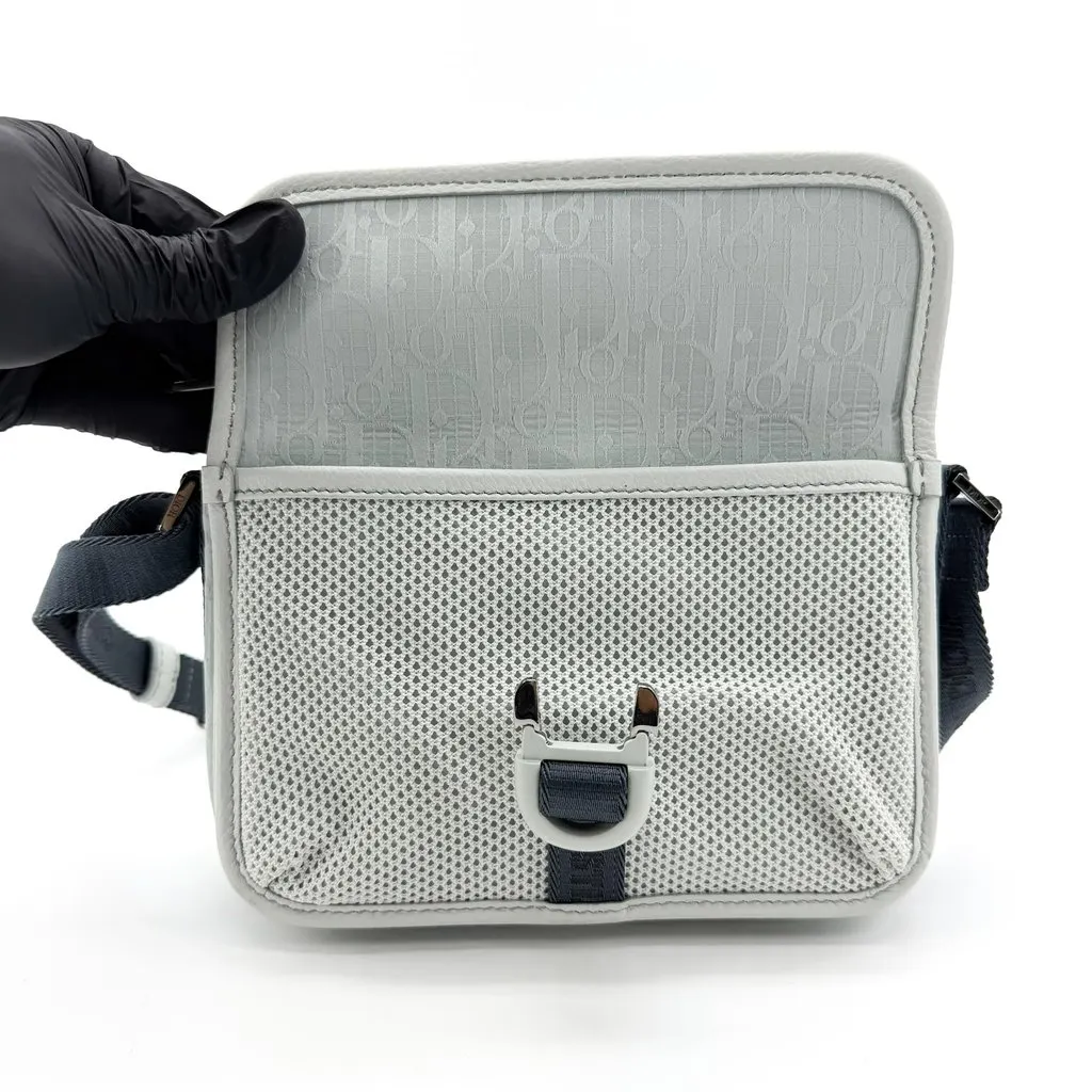 Dior Hit the Road Strap Pouch Grey CD Diamond Canvas Navy Canvas Good - Inside View