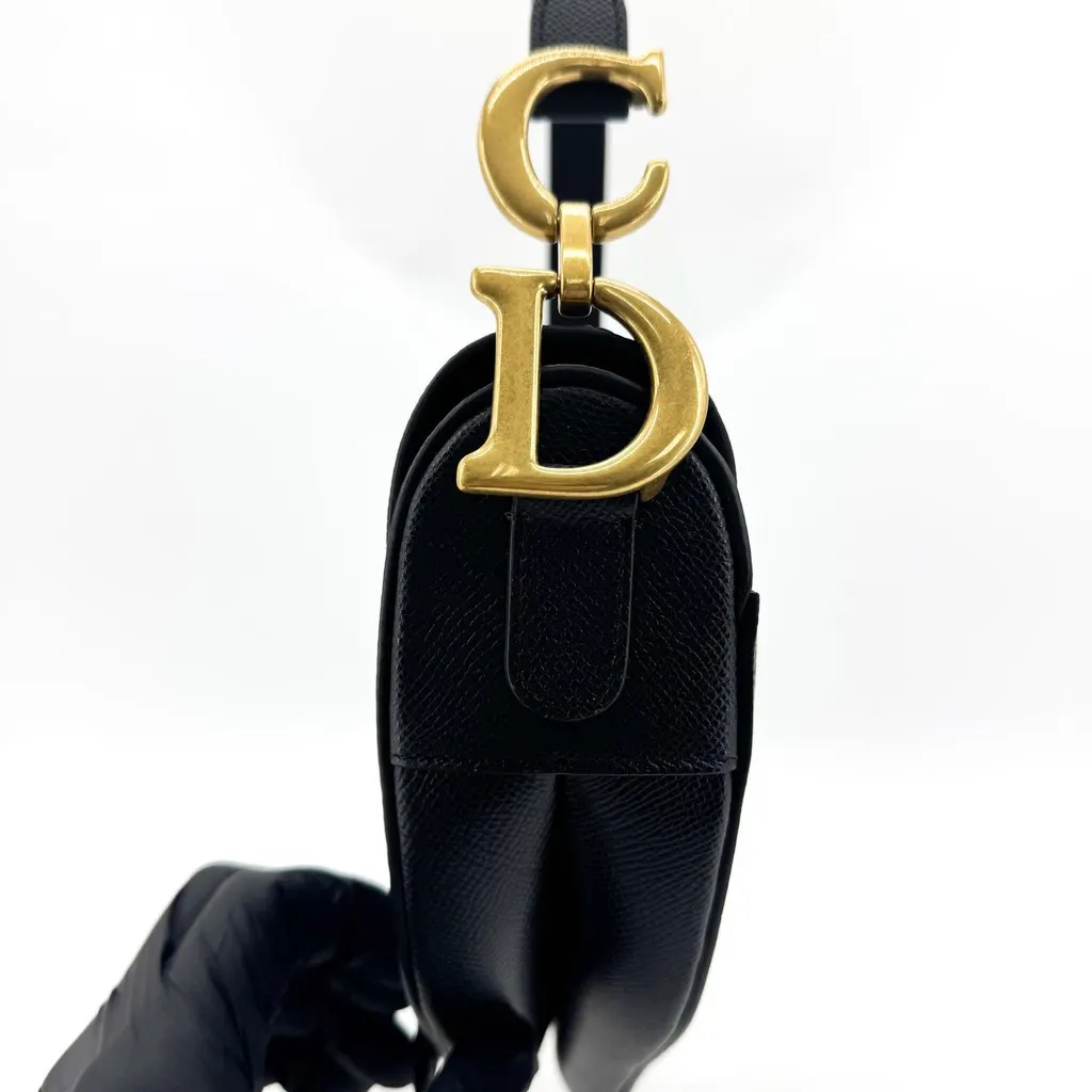Dior Medium Saddle Bag Black Grained Calfskin Black Leather Very good - Model View