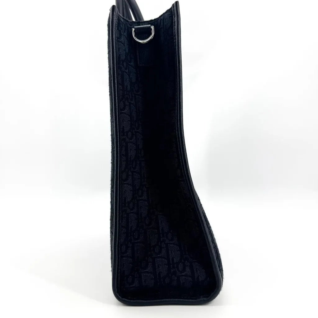 Dior Navy Oblique Jacquard Vertical Tote Bag Black Jacquard Good - Model View