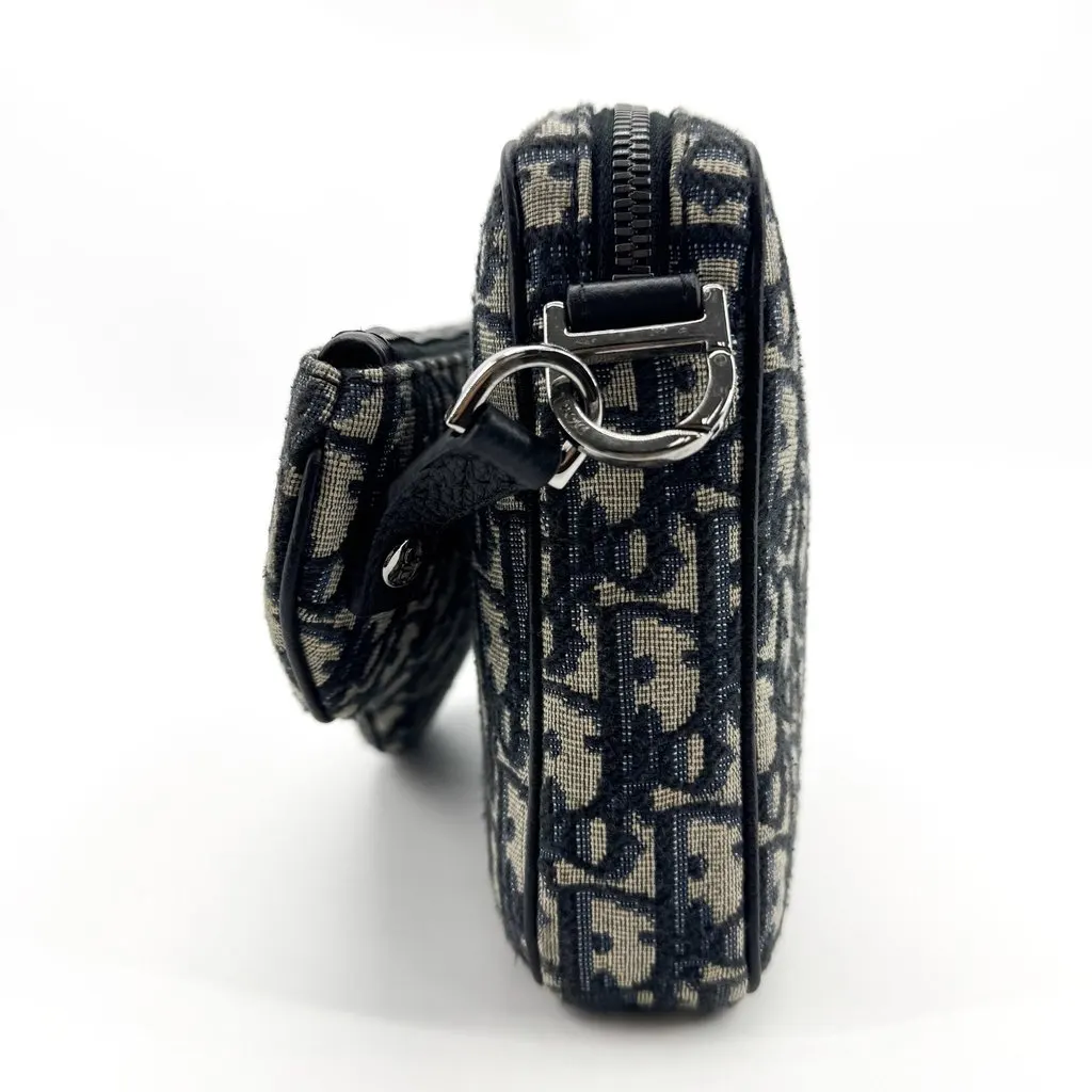 Dior Saddle Pouch Navy Dior Oblique Jacquard Beige Jacquard Very good - Model View