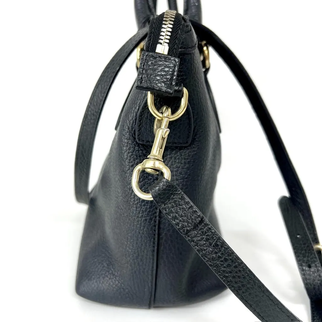 Gucci Interlocking G Medium Pebble Leather Tote Bag Black Black Fair - Model View