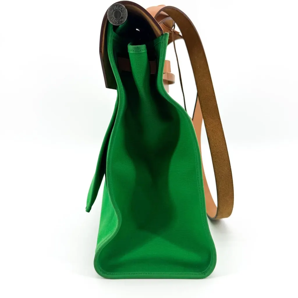 Hermès Herbag 31 Green Natural Brown Canvas Good - Model View