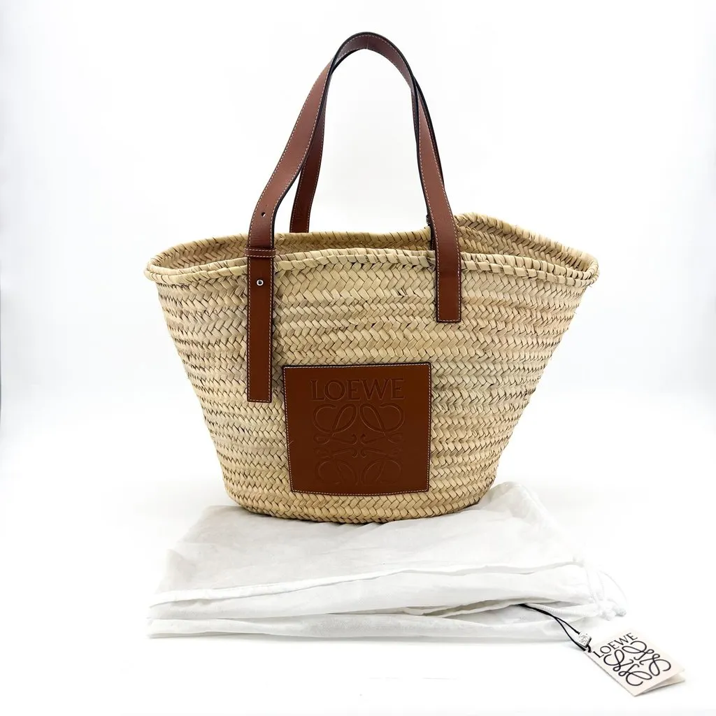 Loewe Medium Basket Bag in Palm Leaf and Calfskin Natural/Tan Beige Leather Very good - Back View
