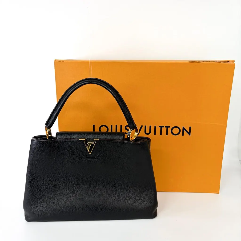 Louis Vuitton Capucines MM Noir Gold Black Leather Good - Back View