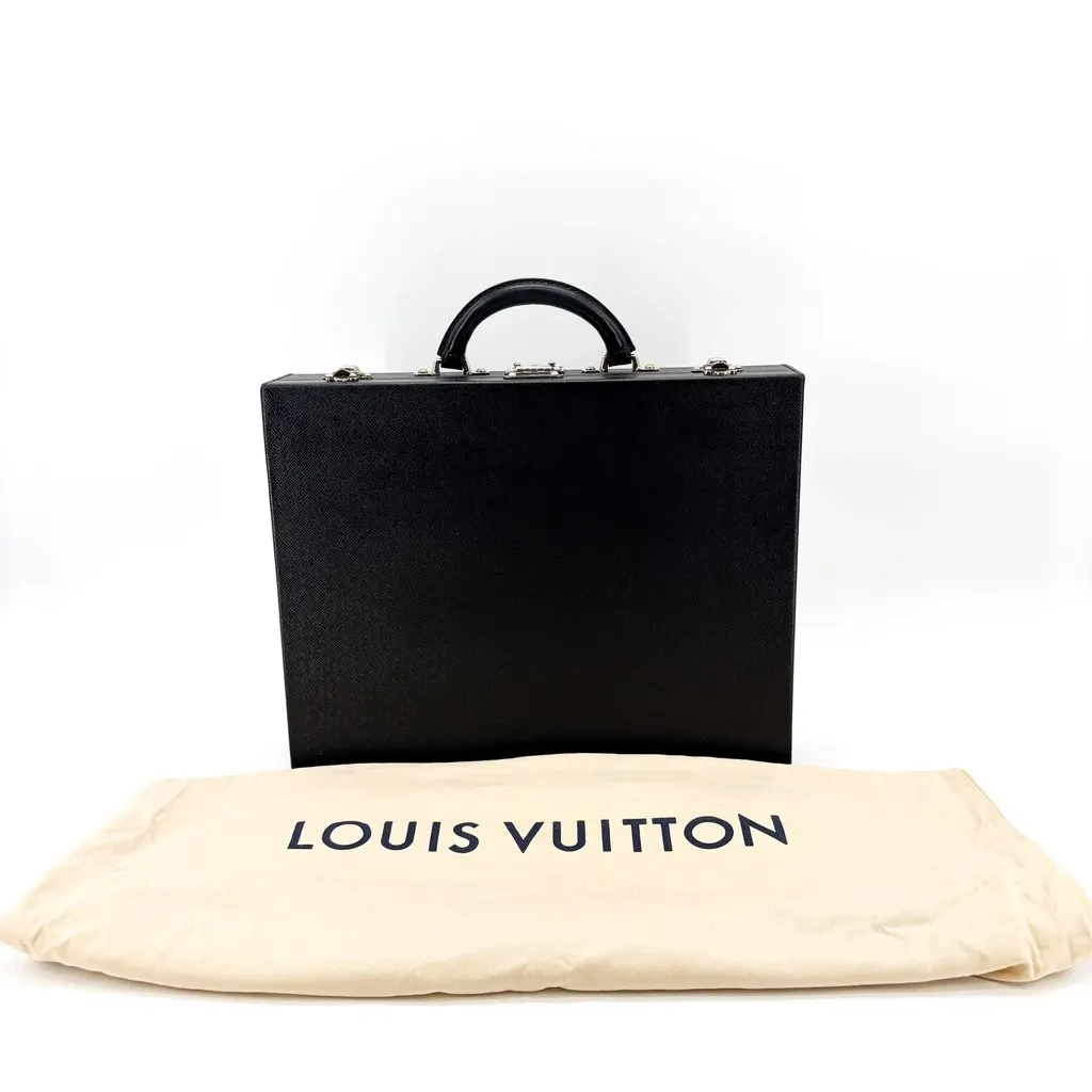 Louis Vuitton Taiga Diplomat Black Leather Good - Back View