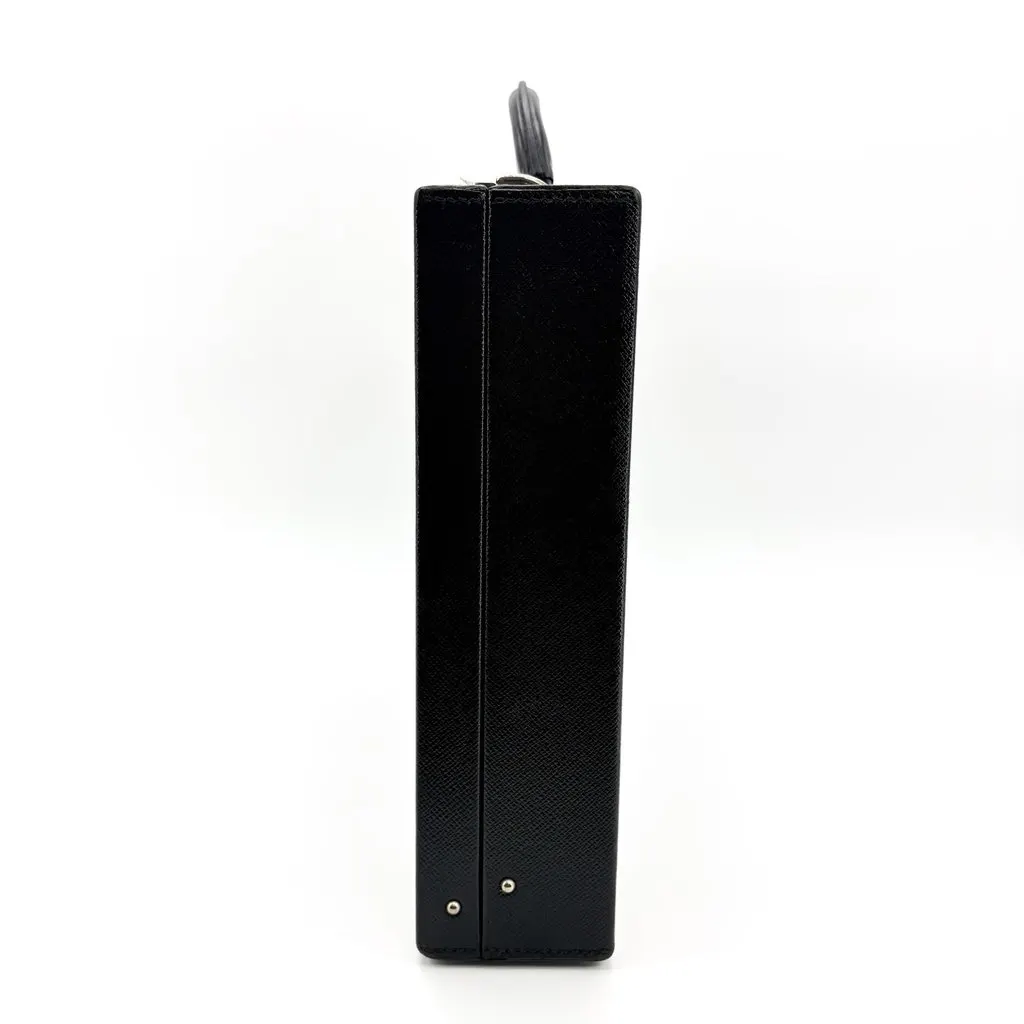 Louis Vuitton Taiga Diplomat Black Leather Good - Model View