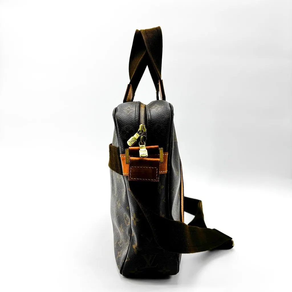 Louis Vuitton Monogram Porte-Documents Bosphore Briefcase Brown Brown Canvas Good - Model View