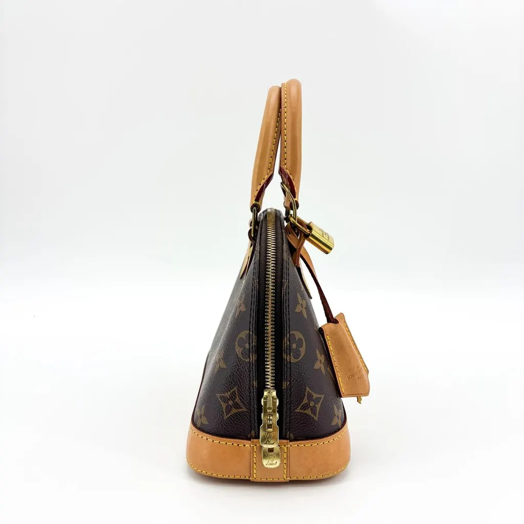 Louis Vuitton Alma BB Monogram Beige Canvas Very good - Model View