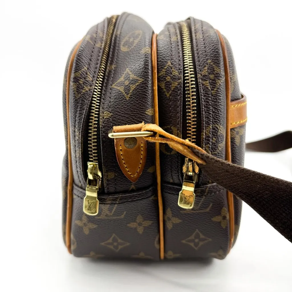Louis Vuitton Monogram Trousse Toilette 28 Brown Brown Canvas Fair - Model View