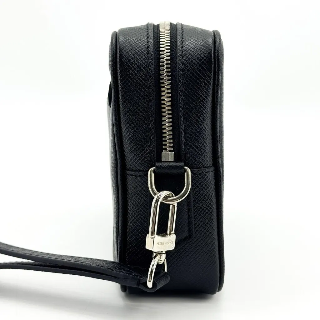 Louis Vuitton Taiga Pavel Black Black Leather Very good - Box View