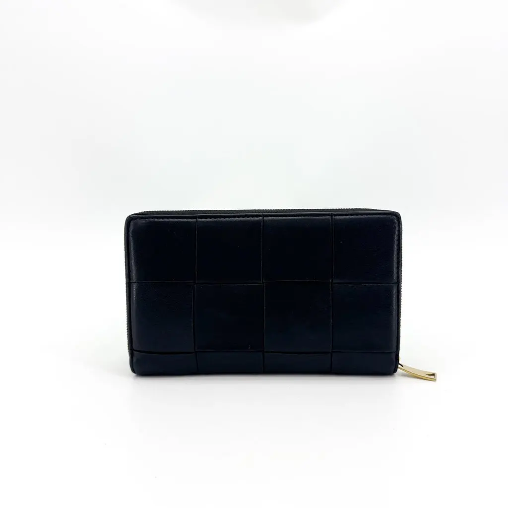 Bottega Veneta Maxi Intrecciato Zip-Around Wallet Black Gold Black Leather Good - Inside View