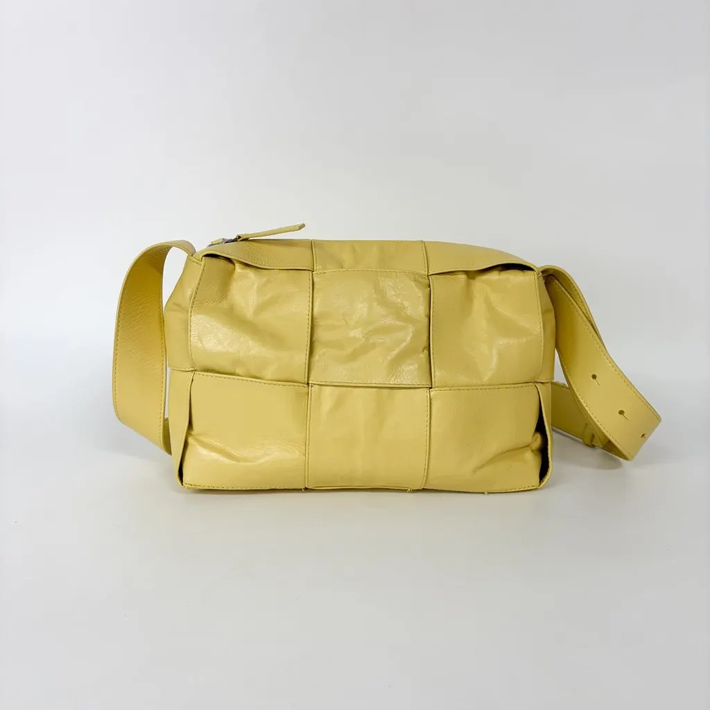 Bottega Veneta Cassette Arco Camera Bag Medium Butter Yellow Leather Good - Inside View