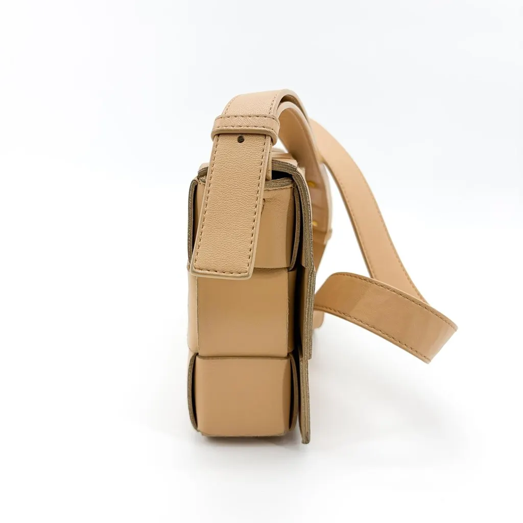 Bottega Veneta Cassette Bag Beige Beige Leather Very good - Box View