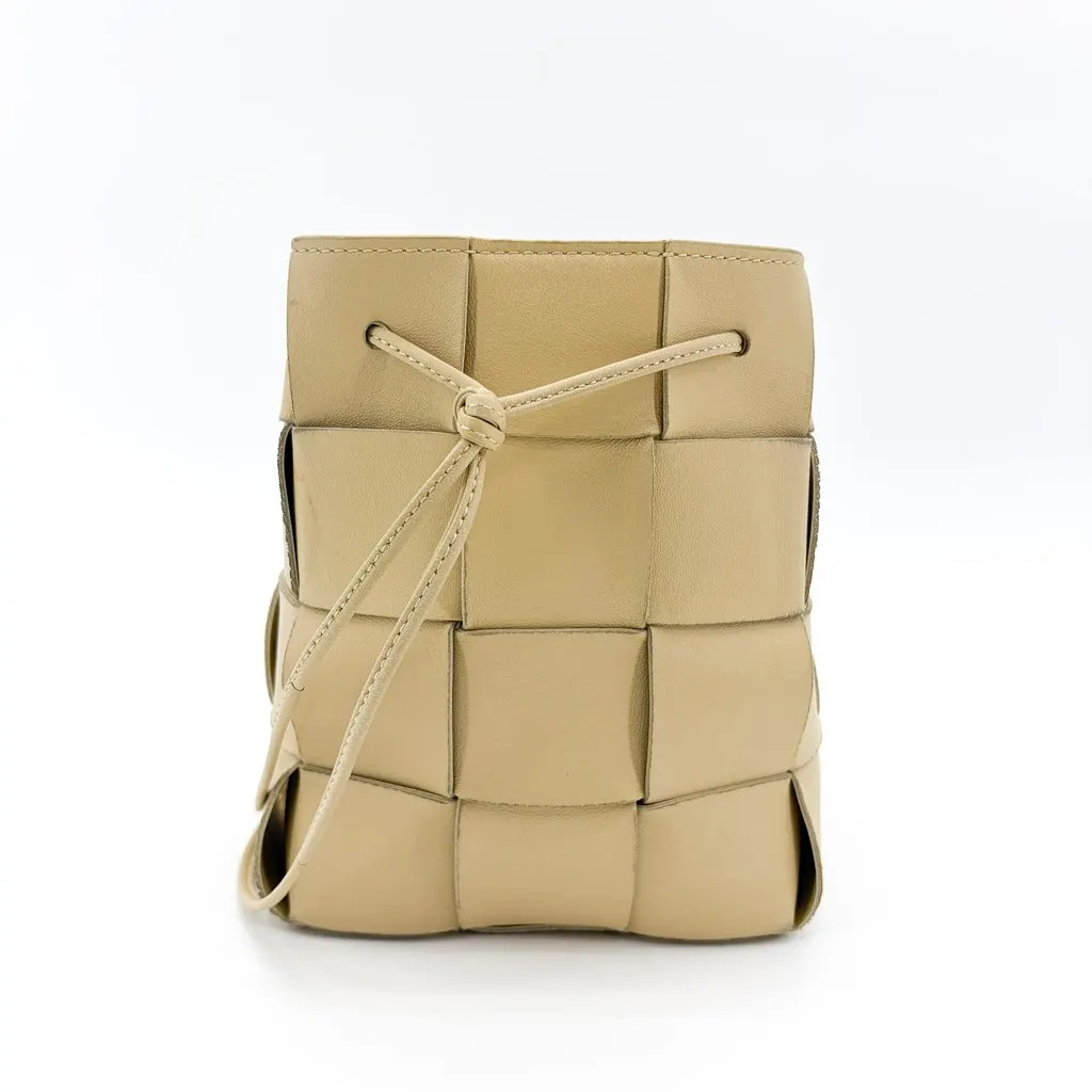 Bottega Veneta Small Cassette Bucket Bag Almond Beige Leather Very good - Model View