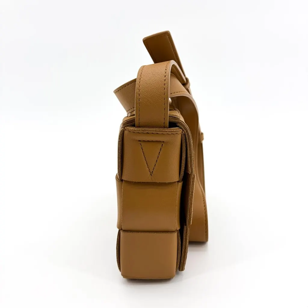 Bottega Veneta Cassette Bag Caramel Brown Leather Very good - Box View