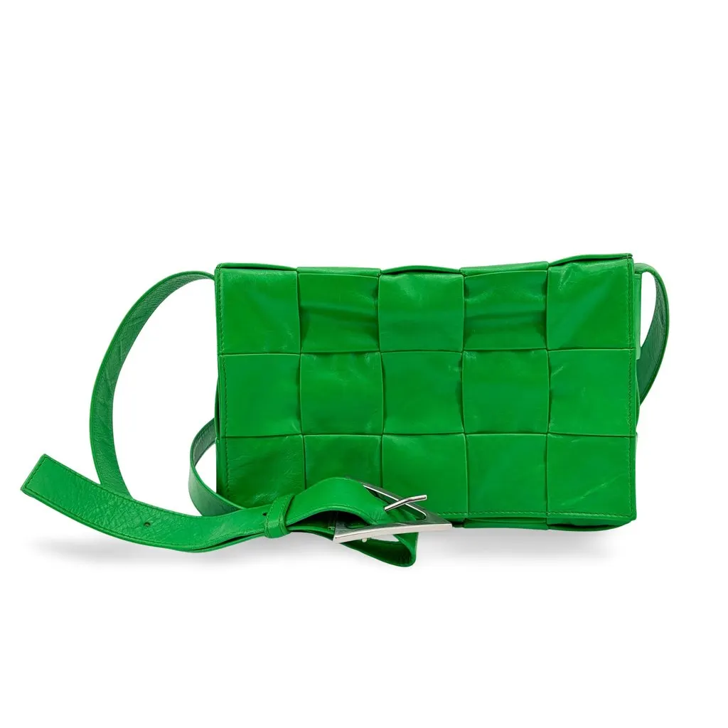 Bottega Veneta Intrecciato Weaving Paraket Cassette Bag Green Green Leather Very good - Front View