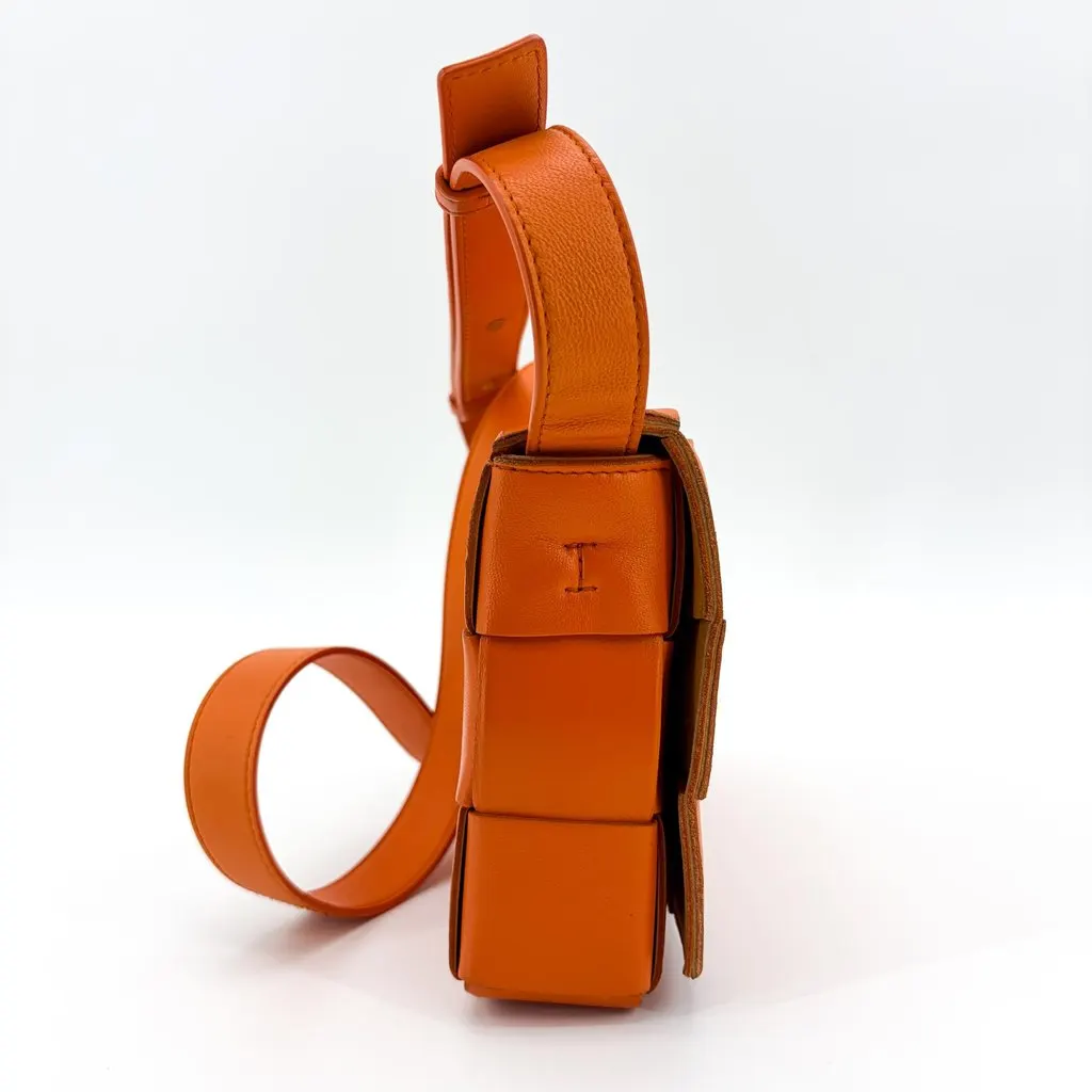 Bottega Veneta Cassette Shoulder Bag Orange Orange Leather Very good - Box View