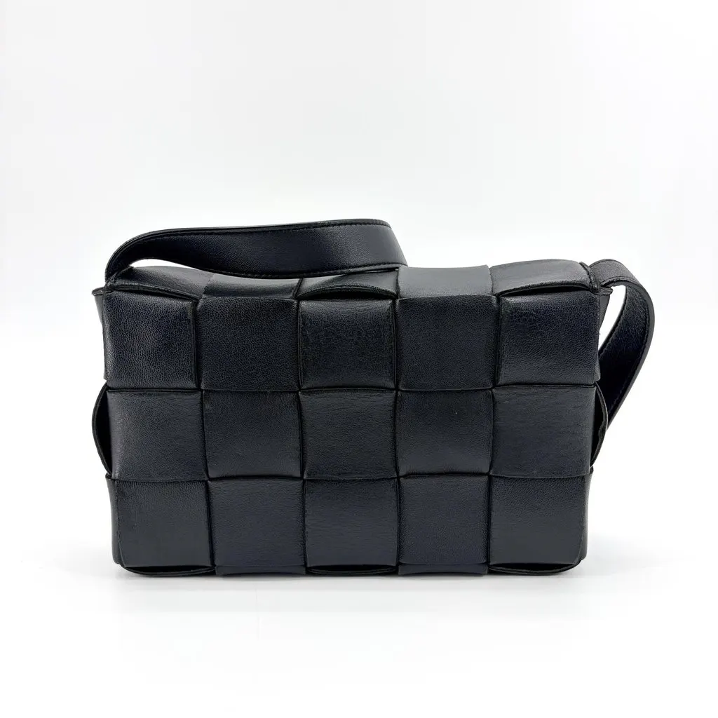 Bottega Veneta Cassette Bag Black Black Leather Good - Back View