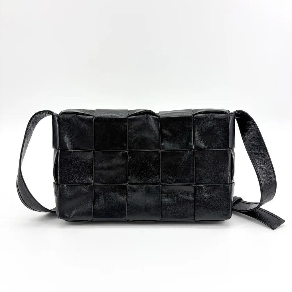 Bottega Veneta Intrecciato Paper Calfskin Cassette Bag Black Black Leather Good - Inside View