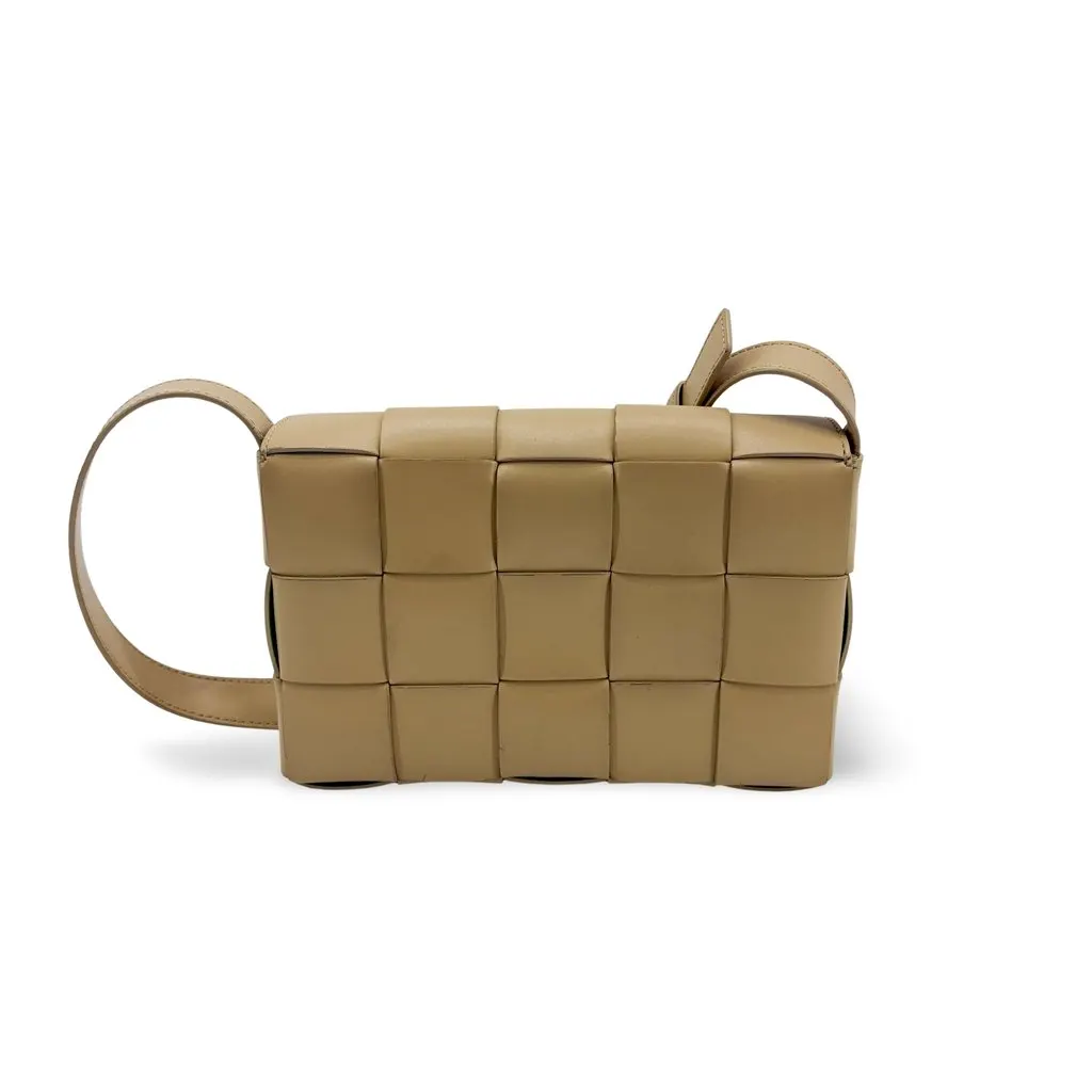 Bottega Veneta Cassette Bag Beige Beige Leather Very good - Front View