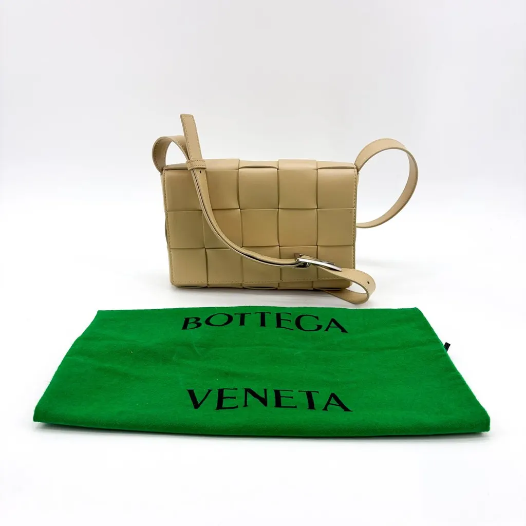 Bottega Veneta Cassette Bag Beige Beige Leather Very good - Back View