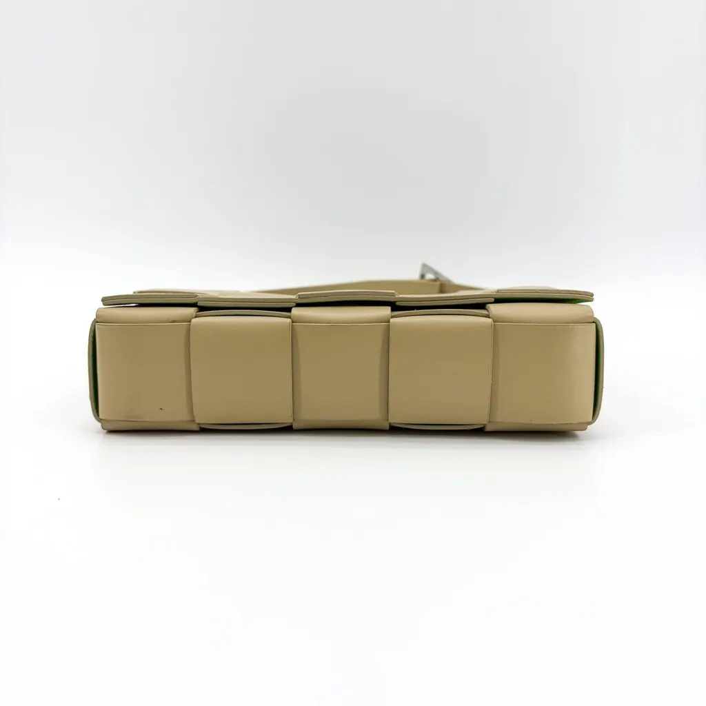 Bottega Veneta Cassette Bag Beige Beige Leather Very good - Box View