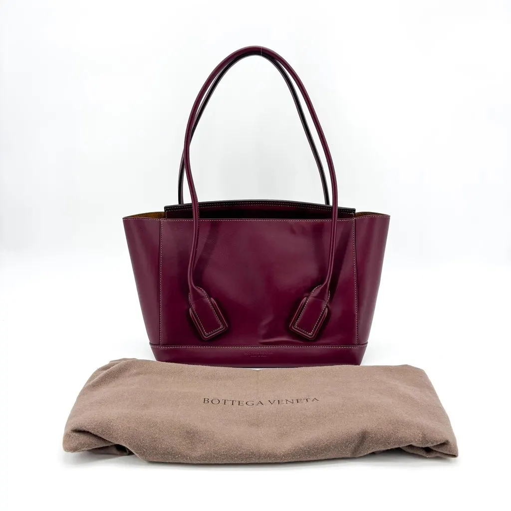 Bottega Veneta Medium Arco Tote Bag Burgundy Burgundy Leather Good - Back View