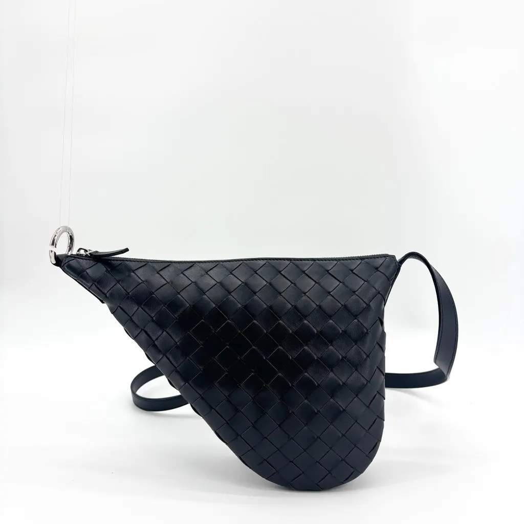 Bottega Veneta Intrecciato Beak Shoulder Bag Black Black Leather Good - Back View