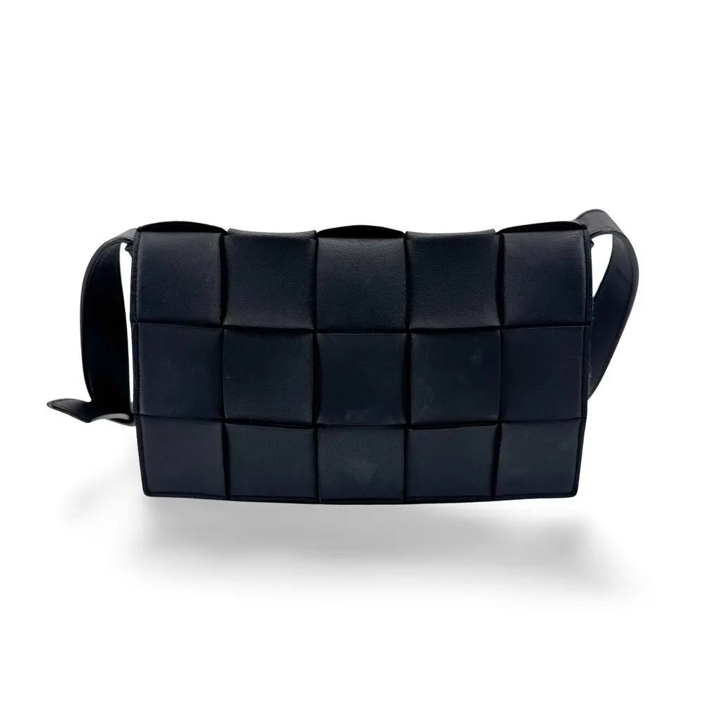 Bottega Veneta Cassette Shoulder Bag Black Black Leather Good - Front View