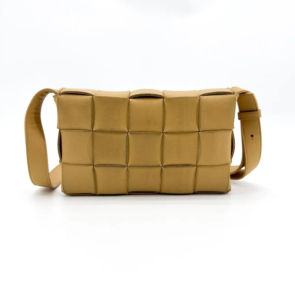 Bottega Veneta Cassette Shoulder Bag Beige Beige Leather Fair - Inside View