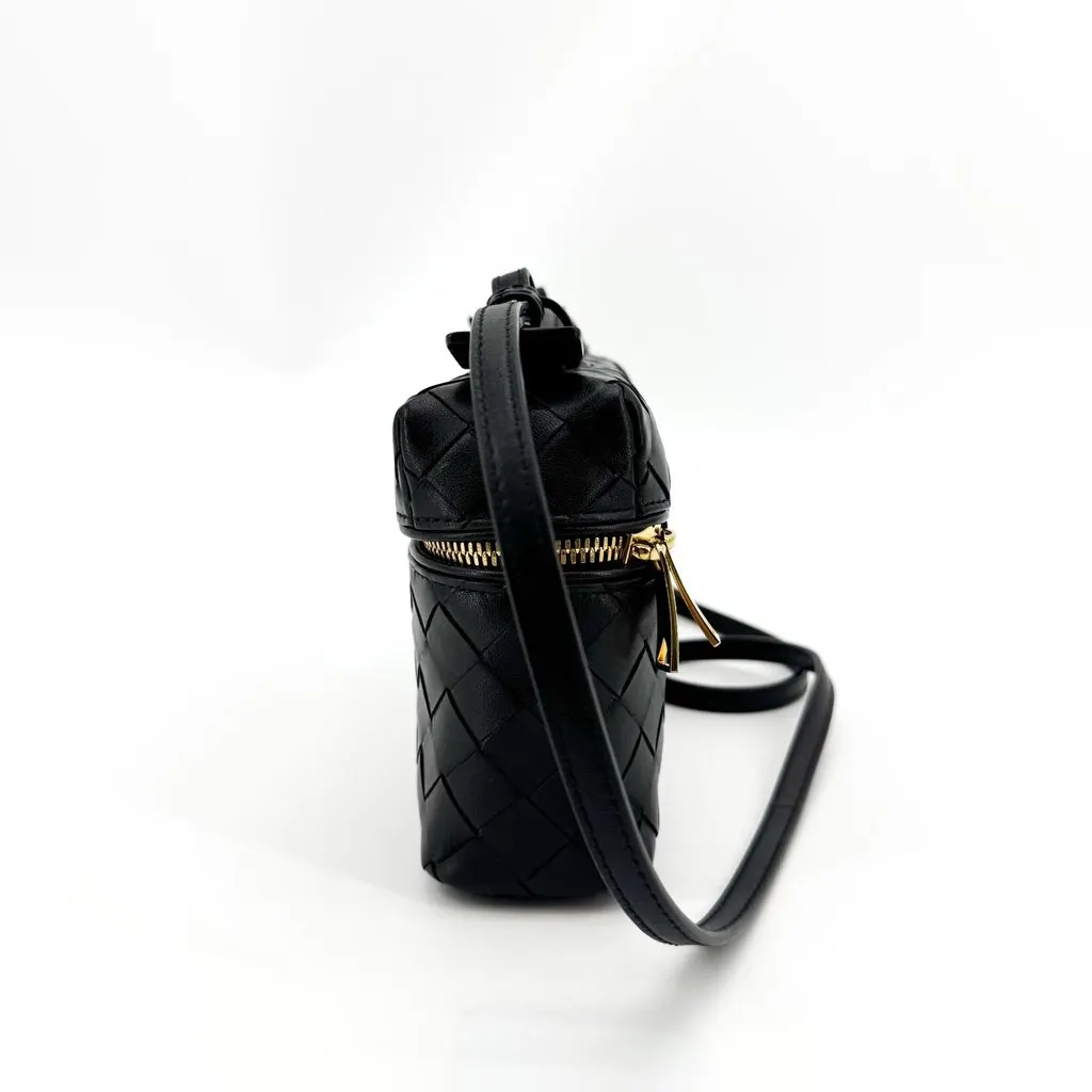 Bottega Veneta Small Intrecciato Vanity Case Bag Black Black Leather Very good - Model View
