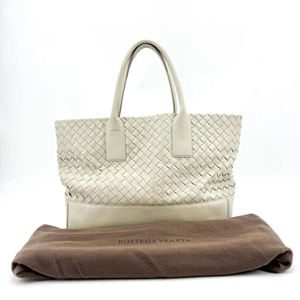 Bottega Veneta Intrecciato Medium Tote Bag Chalk White Leather Good - Back View