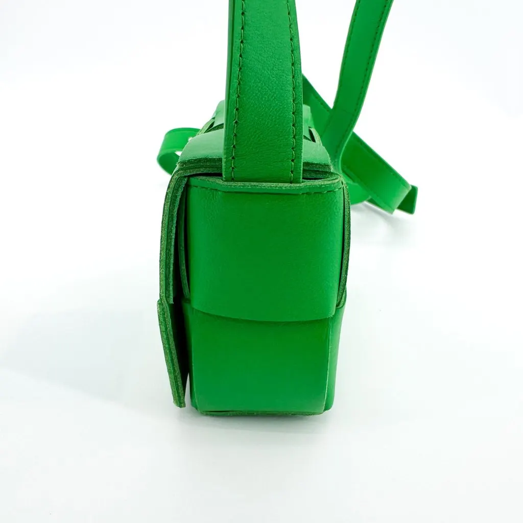 Bottega Veneta Candy Cassette Bag Parakeet Green Green Leather Very good - Model View
