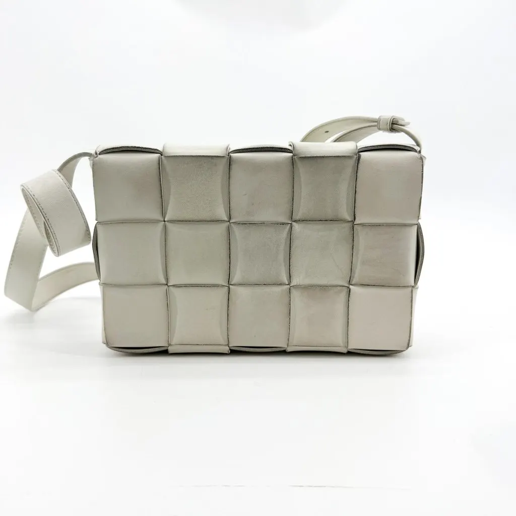 Bottega Veneta Cassette Shoulder Bag Plaster White Leather Fair - Inside View