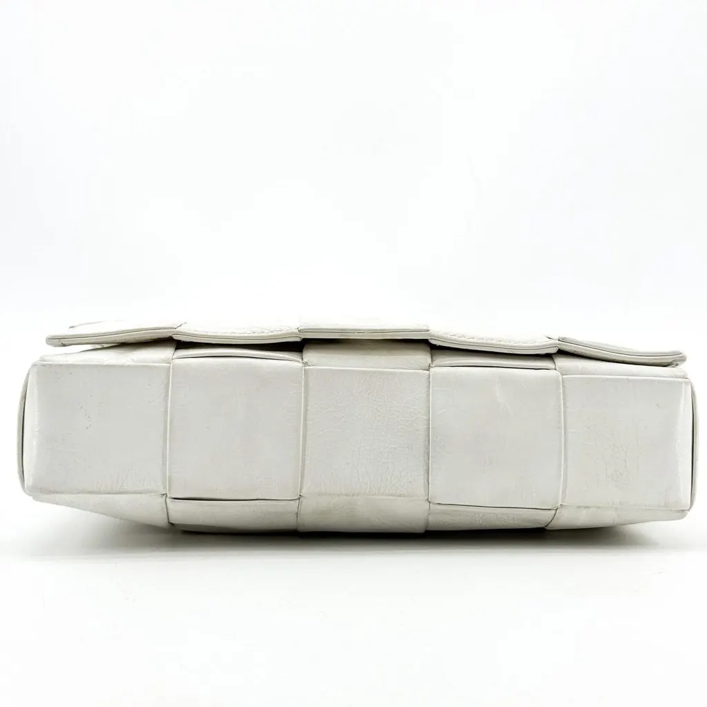 Bottega Veneta Cassette Bag White White Leather Fair - Box View