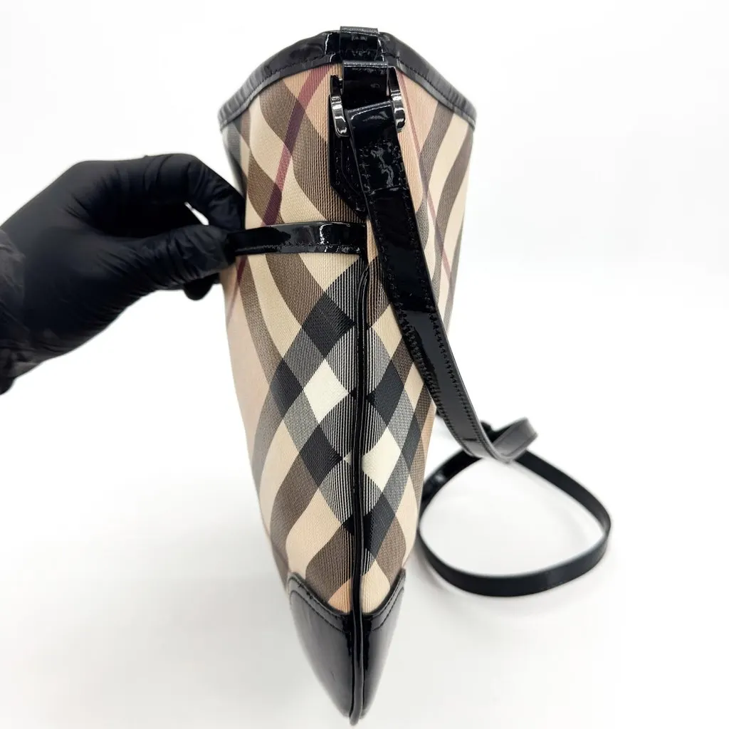 Burberry House Check Patent Leather Trim Crossbody Bag Beige Black Beige Canvas Very good - Model View