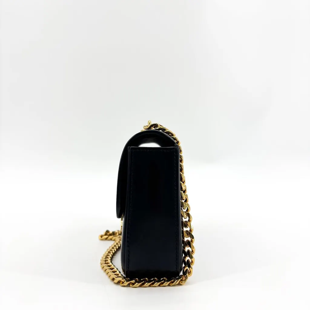 Celine Chain Triomphe Bag in Shiny Calfskin Black Black Leather Very good - Model View