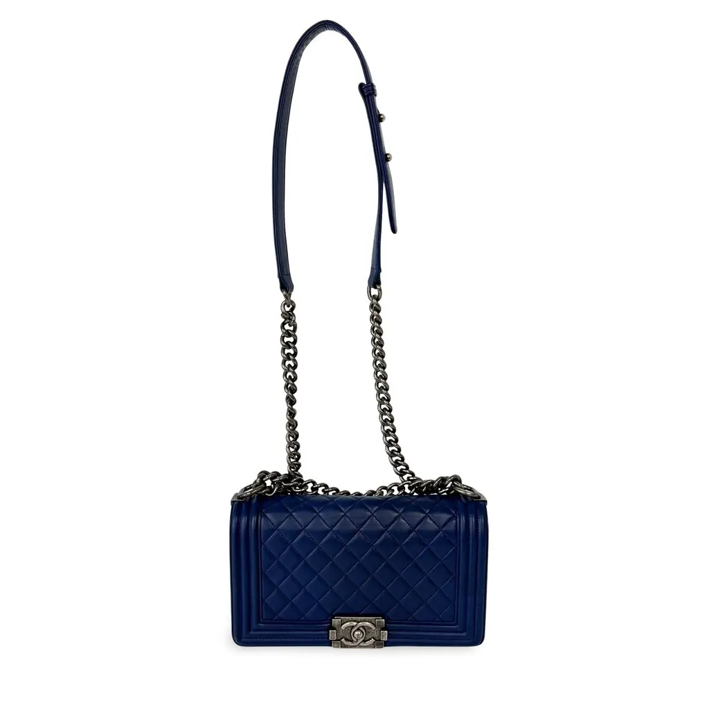 Chanel Boy Bag Large Blue Calfskin Silver Hardware Shoulder Bag Series 23 Blue Leather Good - Front View