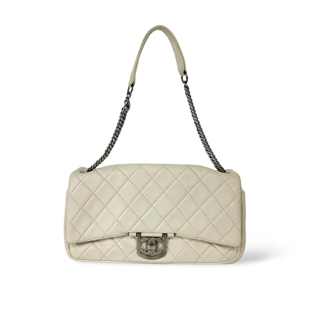 Chanel Cream Quilted Lambskin Silver Hardware Flap Bag Series 11 Ecru Leather Fair - Front View