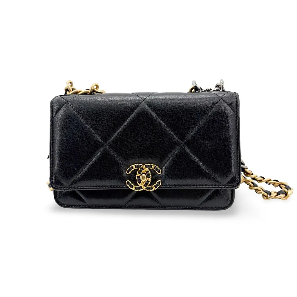 Chanel 19 Wallet on Chain Black Black Leather Very good - Front View