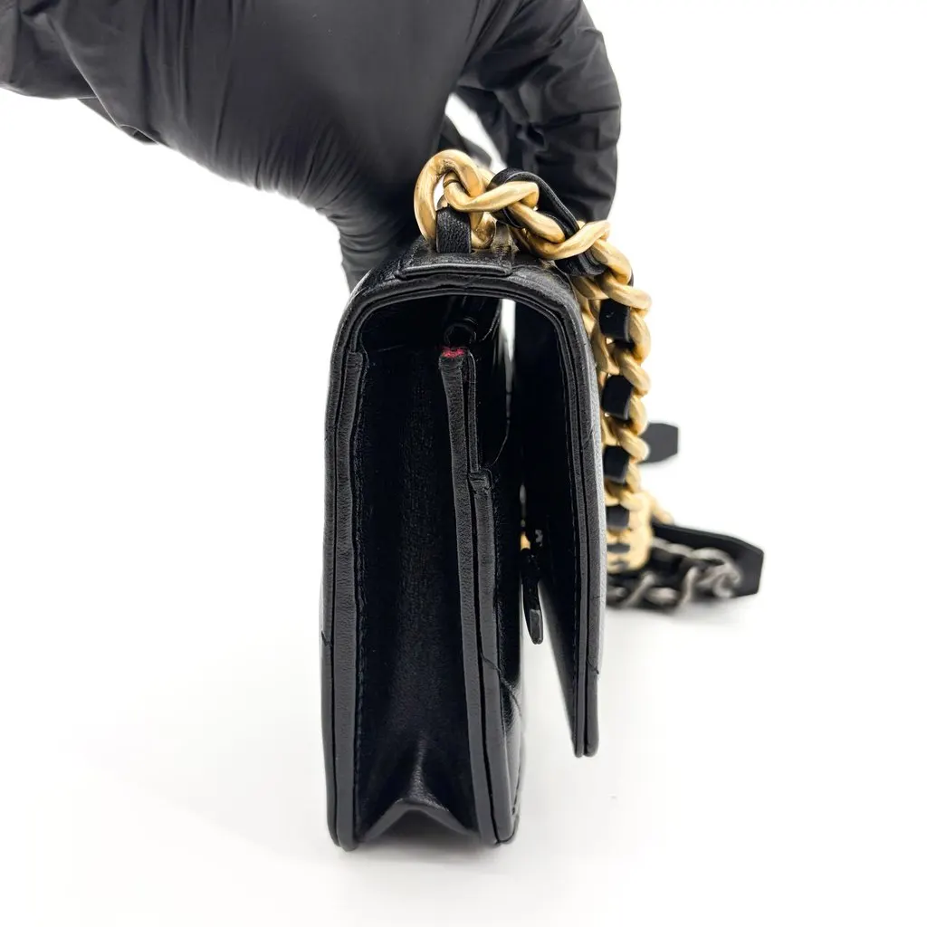 Chanel 19 Wallet on Chain Black Black Leather Very good - Box View