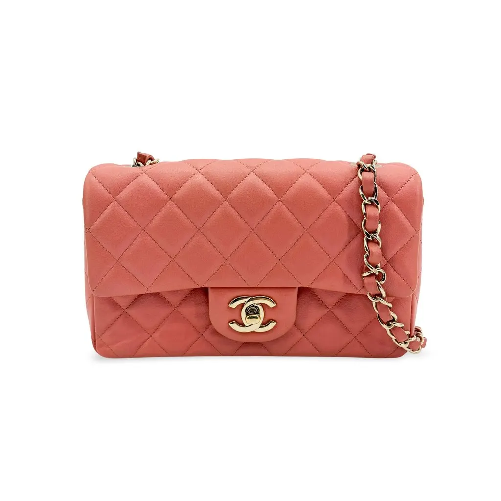 Chanel Classic Flap Bag Medium Gold Hardware Coral Pink Pink Leather Very good - Front View