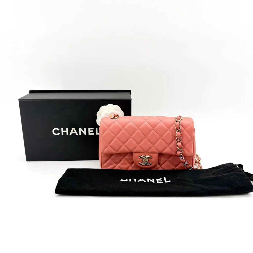 Chanel Classic Flap Bag Medium Gold Hardware Coral Pink Pink Leather Very good - Back View